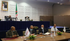 توقيع إطار اتفاقية بين الشركة الوطنية للنقل بالسكك الحديدية ومجمع فندقة، سياحة وحمامات معدنية والديوان الوطني الجزائري للسياحة وسياحة وأسفار الجزائر